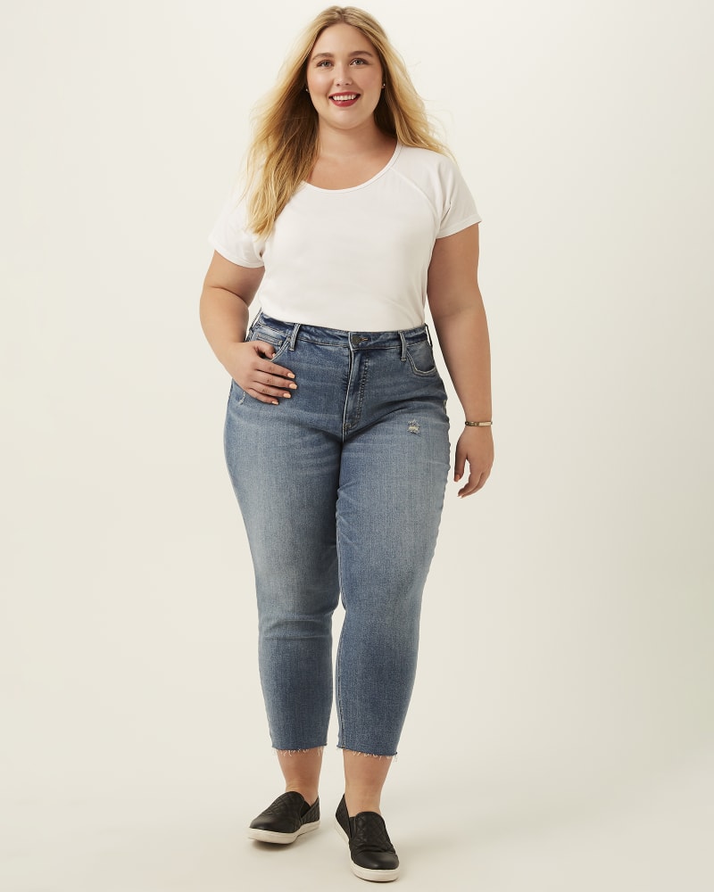 Front of a model wearing a size 10 Rachael High Rise Mom Jean in Medium Wash by Kut From The Kloth. | dia_product_style_image_id:245297